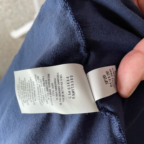 Seattle Kraken Fanatics Women's Primary Logo Team V-Neck T-Shirt - Deep Sea Blue - Picture 5 of 6